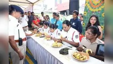 Banana, idli eating contests mark Shivamogga Dasara