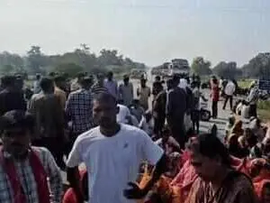 3 dead, 9 injured as rod hits high-tension wire in Gorakhpur