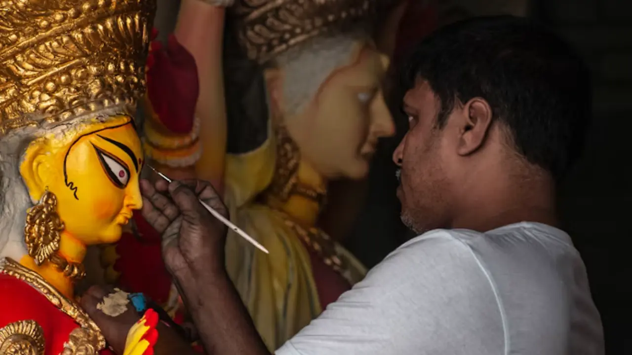 Mahalaya 2026: Wishes, WhatsApp Statuses and Messages Shared