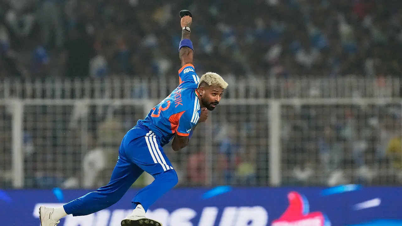 Hardik Pandya irreplaceable, India must adapt: Gavaskar
