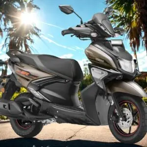 Yamaha RayZR 125 Hybrid costs Rs 80,680, claims 71.33 kmpl