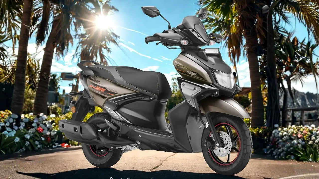 Yamaha RayZR 125 Hybrid costs Rs 80,680, claims 71.33 kmpl
