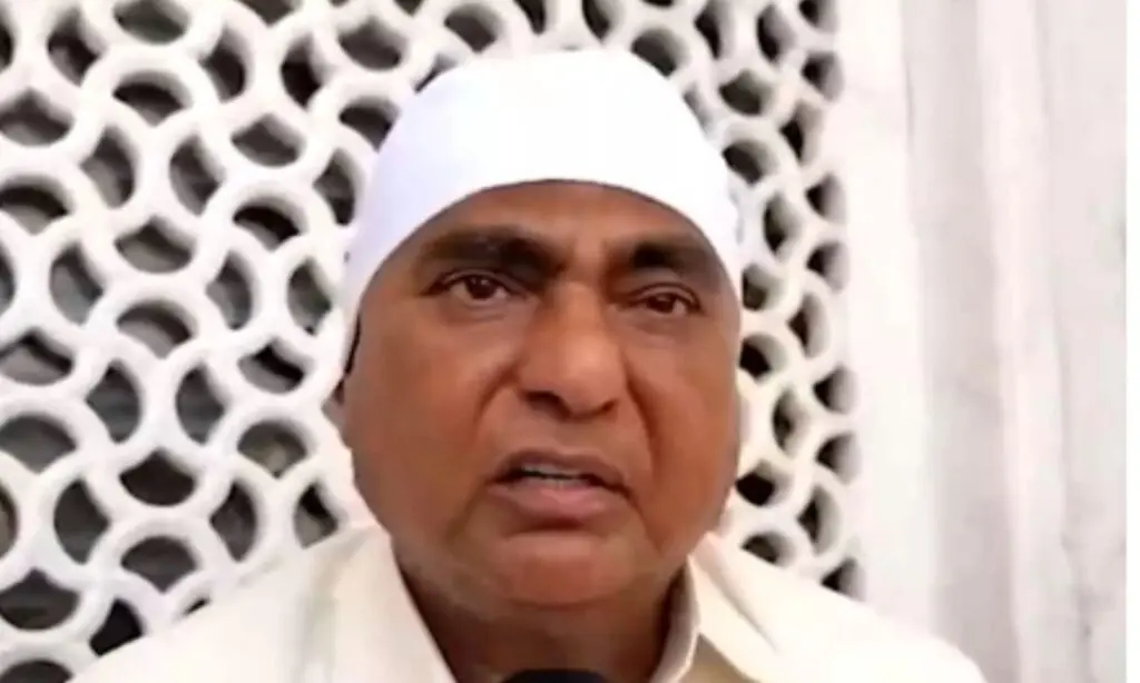 BJP MP Bidhuri apologises at Akal Takht for Sajjan Kumar visit