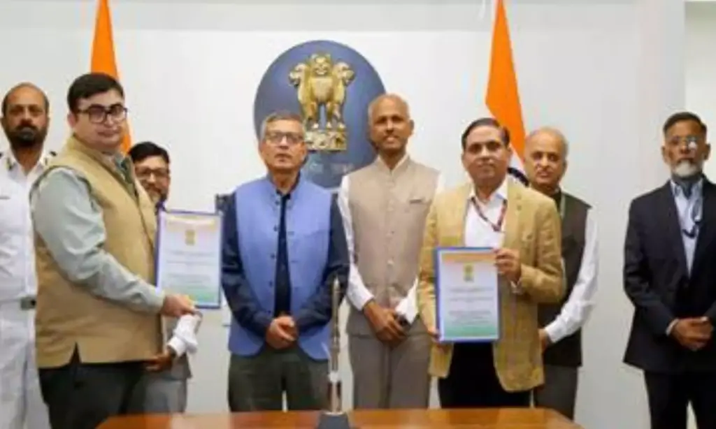 Rs 661.50 crore deal for BrahMos launchers for Navy inked