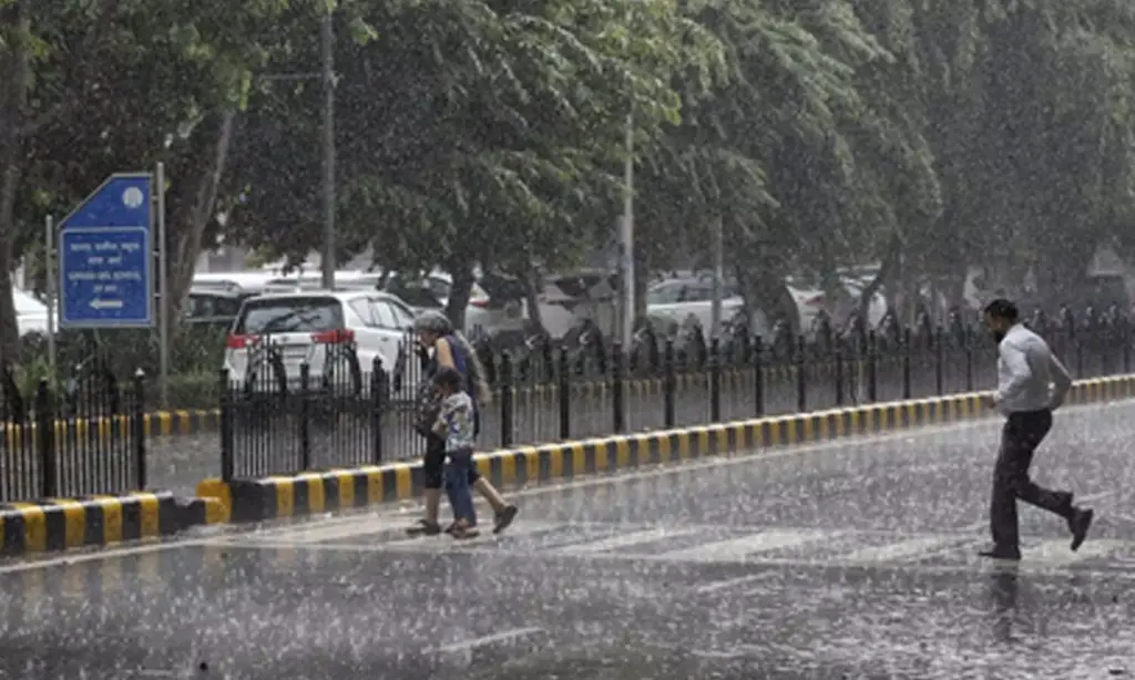 Yellow alert for 11 Andhra districts as light rain expected