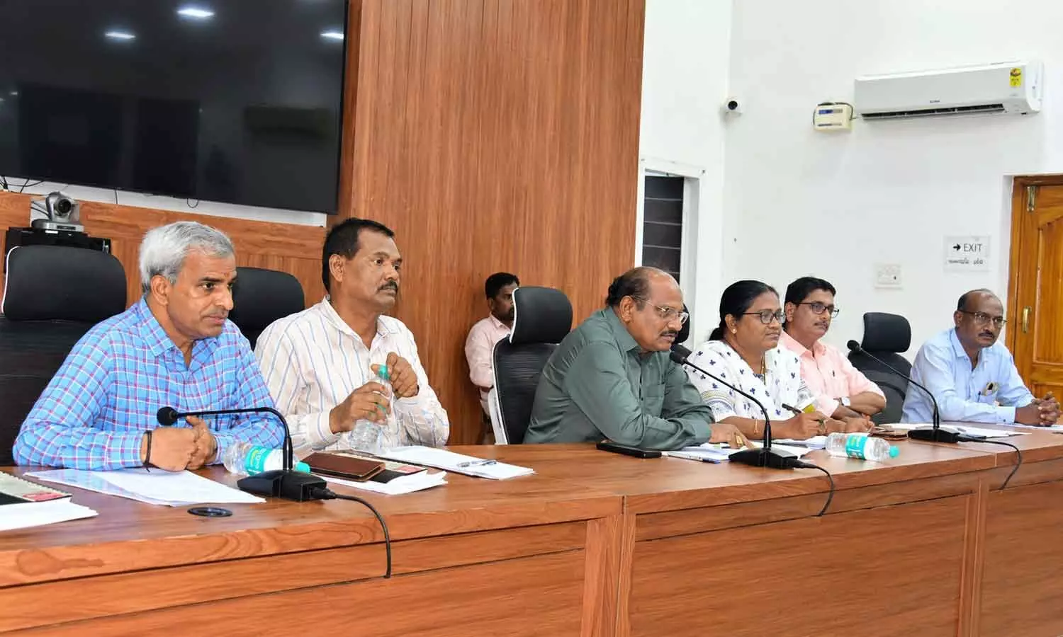 Nellore officials told to curb price rise before Dasara