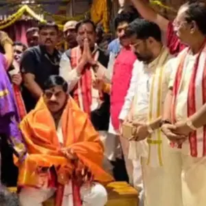 MP CM joins Vijayawada Utsav, backs electoral roll revision