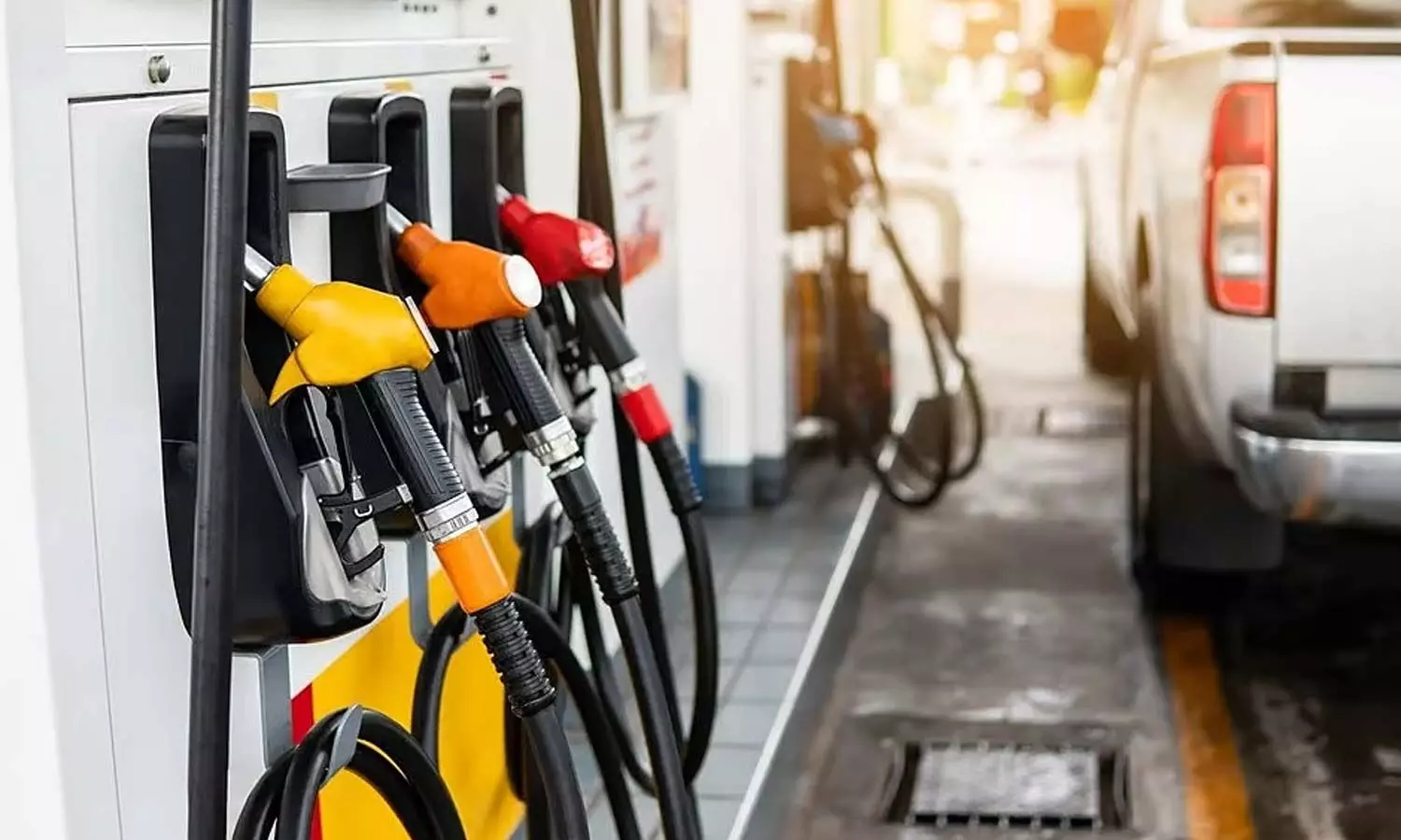 Fuel prices steady across cities, CNG rises in nine locations