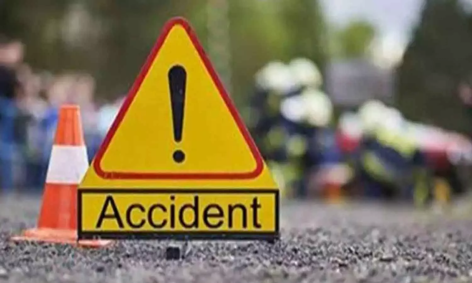 Two children injured after lorry hits RTC bus in Kakinada