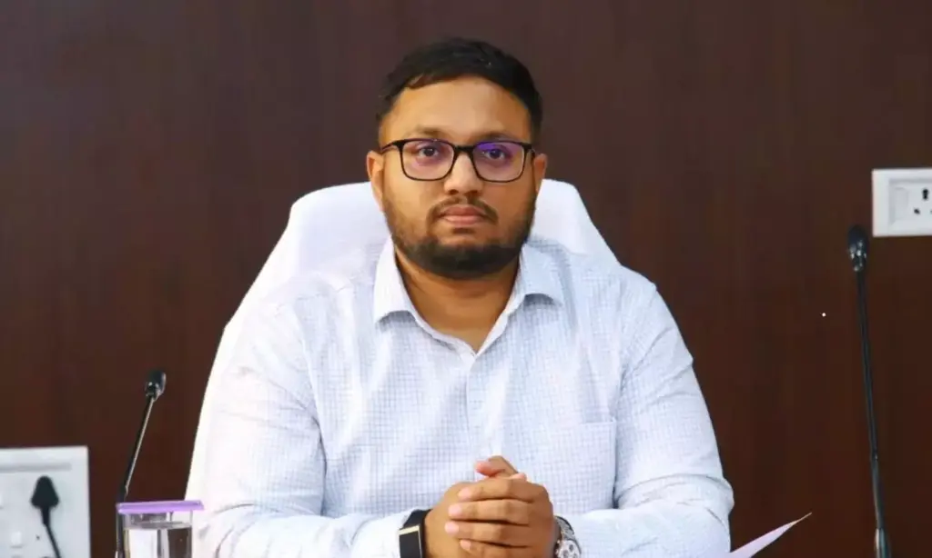 Three revenue officials suspended over land irregularities in Huzurnagar