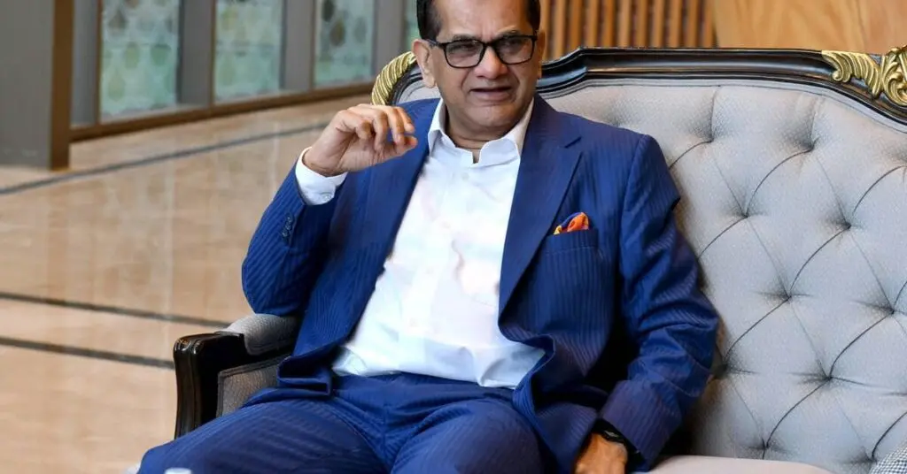 Amitabh Kant calls for SLR cut to boost manufacturing