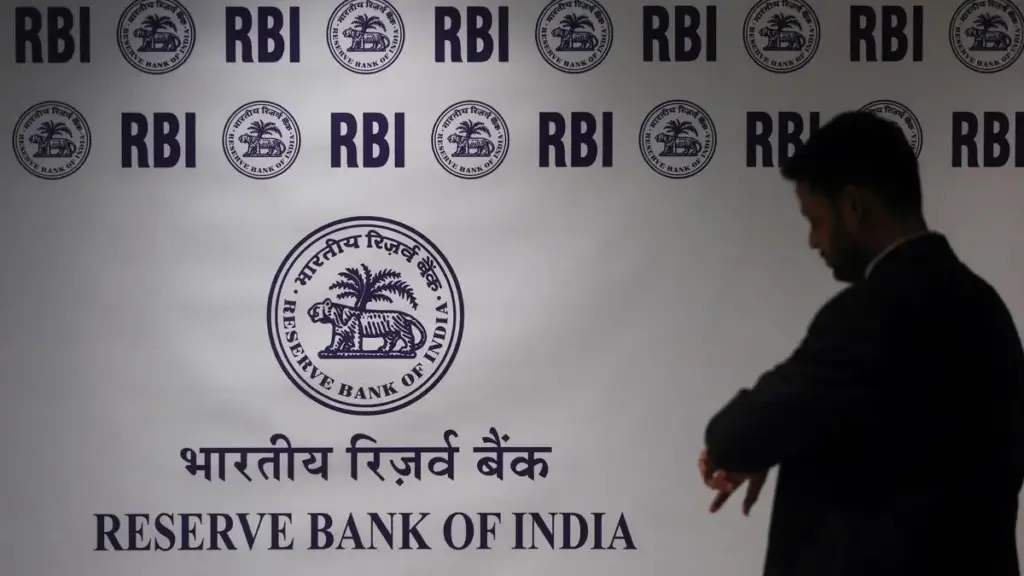 RBI clarifies freelancers must report overseas earnings monthly