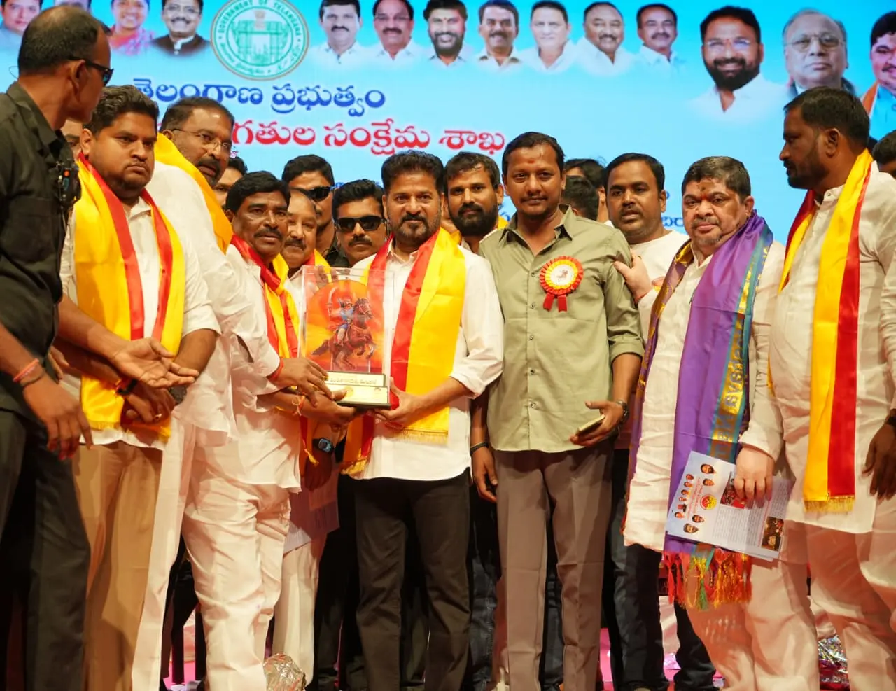 Telangana CM calls for backing Rahul Gandhi in next general elections