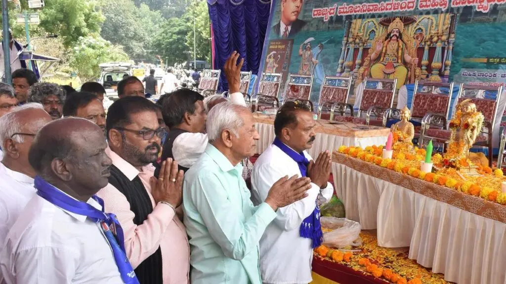 Mahisha Mandalotsava held in Mysuru, tributes offered amid tight security