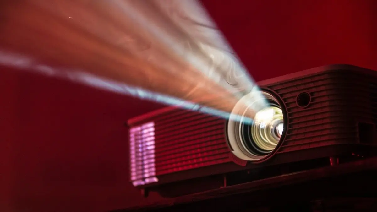 65% off on projectors in Amazon, Flipkart sales from 8 October