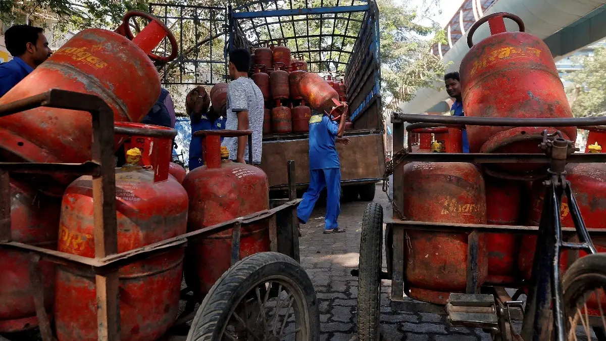 CNG hiked by up to Rs 3.25 in UP, Delhi LPG at Rs 942