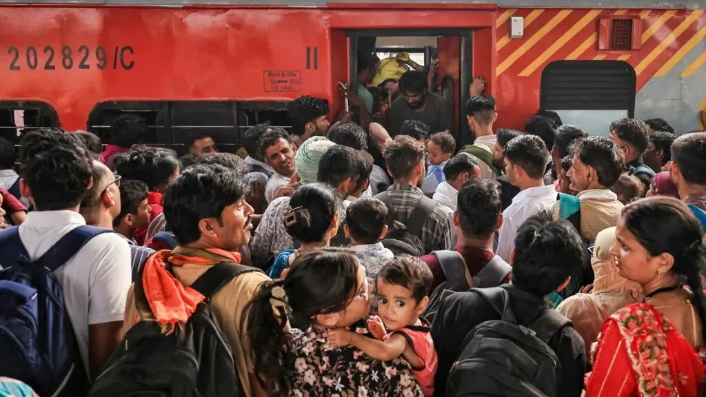 Over 5,000 miss trains as Delhi gears for CJP protest