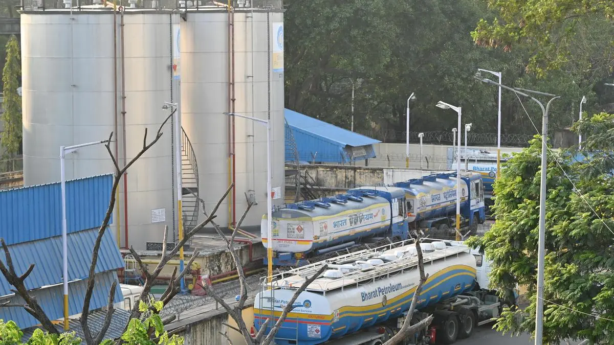 Tamil Nadu, Goa cut VAT on aviation fuel at airports