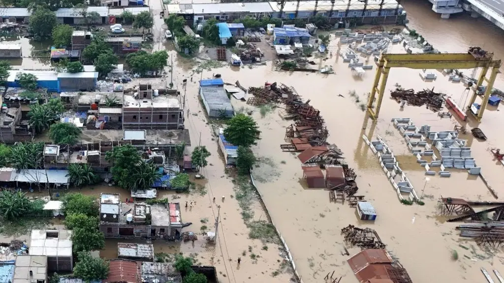 Bihar flood relief helicopter drop kills man in Saran district
