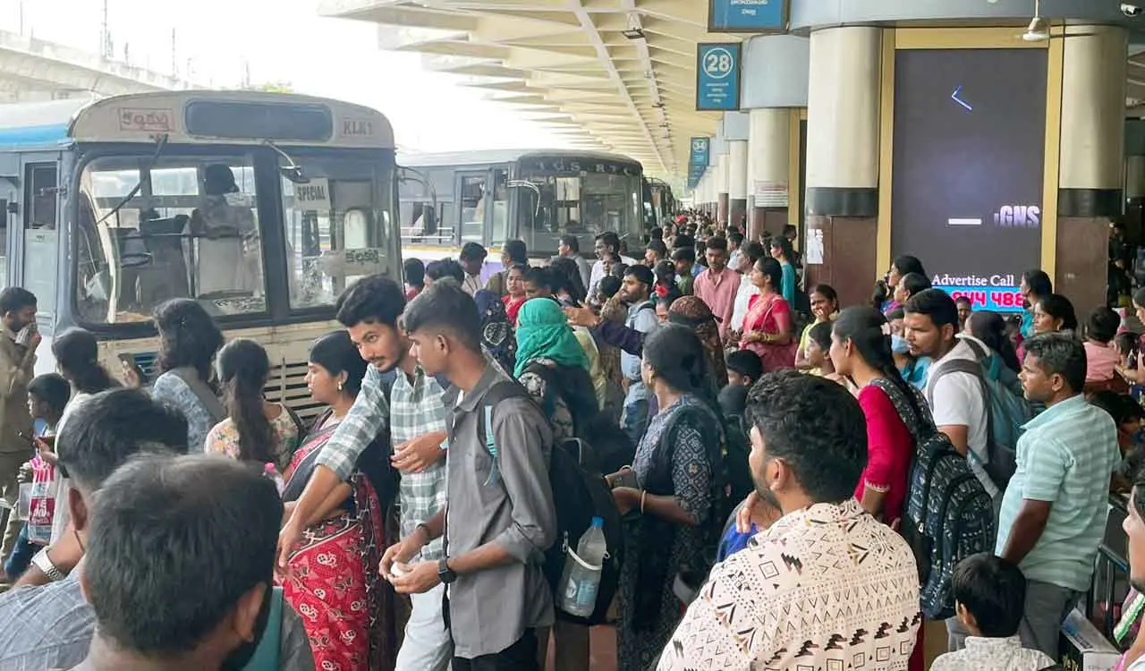 Hyderabad stations packed as Dasara exodus begins