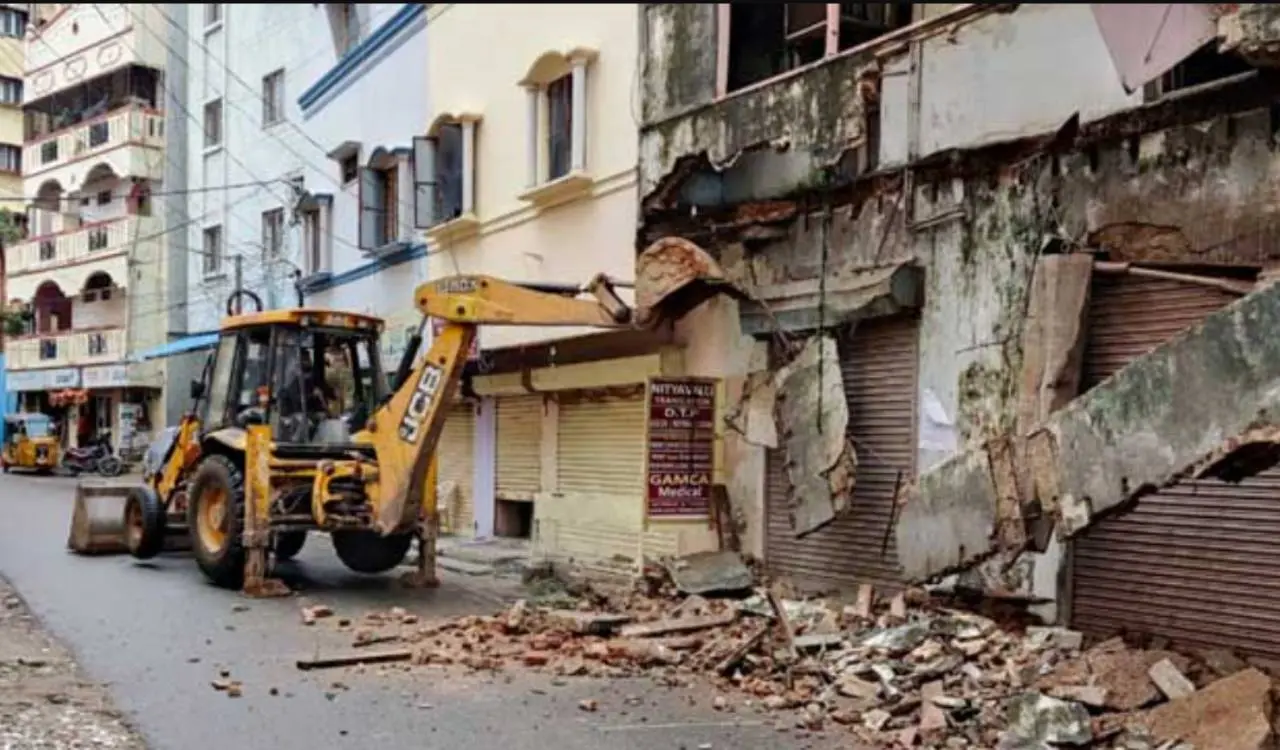 Telangana HC questions GHMC, HYDRAA over demolitions