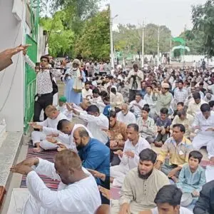 Hundreds offer rain prayer Namaz-e-Istisqa in Hyderabad