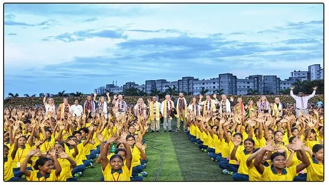 US senator, mayors visit KIIT and KISS, 10 honoured