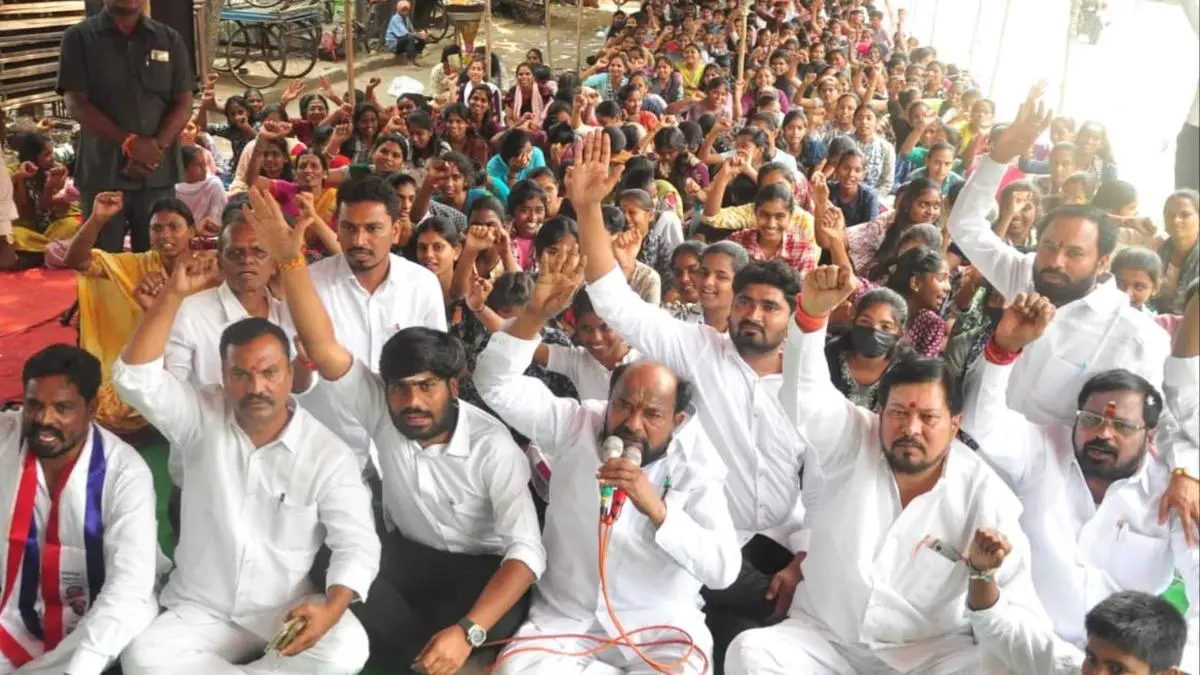 BC association demands 200 hostels, schools, opposes land sale