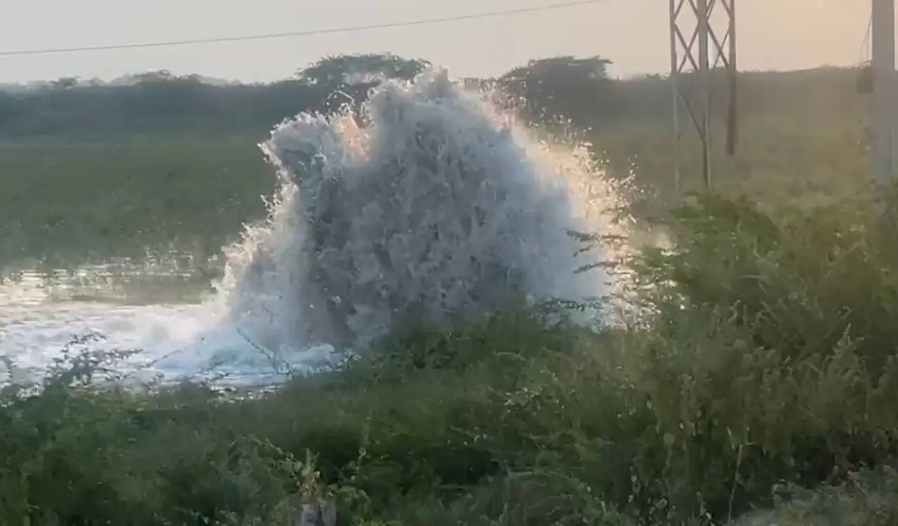 Manjeera pipeline leak disrupts water supply to 4 Telangana mandals