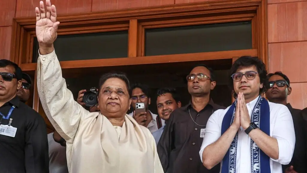 Mayawati endorses Akash Anand, rules out Ashok Siddharth return