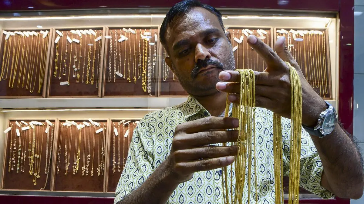 Gold prices dip up to ₹100 per gram across Indian cities