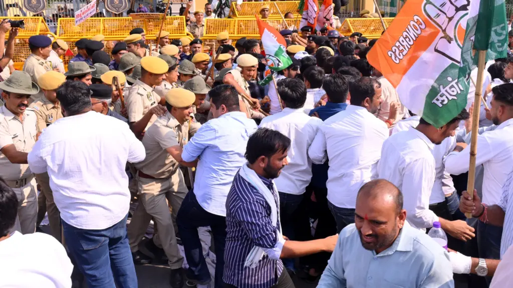 Congress sit-in at Jaipur Police HQ enters second night over FIR demand