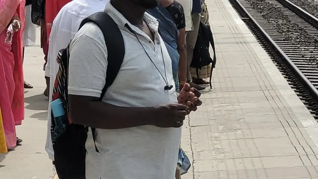 Thiruninravur commuters face sun without shelter on Platform 5