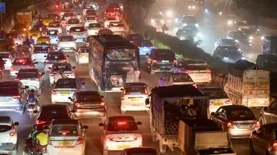 Festive crowds, VIP moves clog Delhi roads for hours
