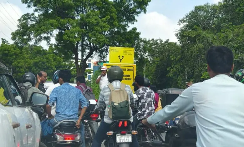 Balakrishna, others give up land for Hyderabad road widening