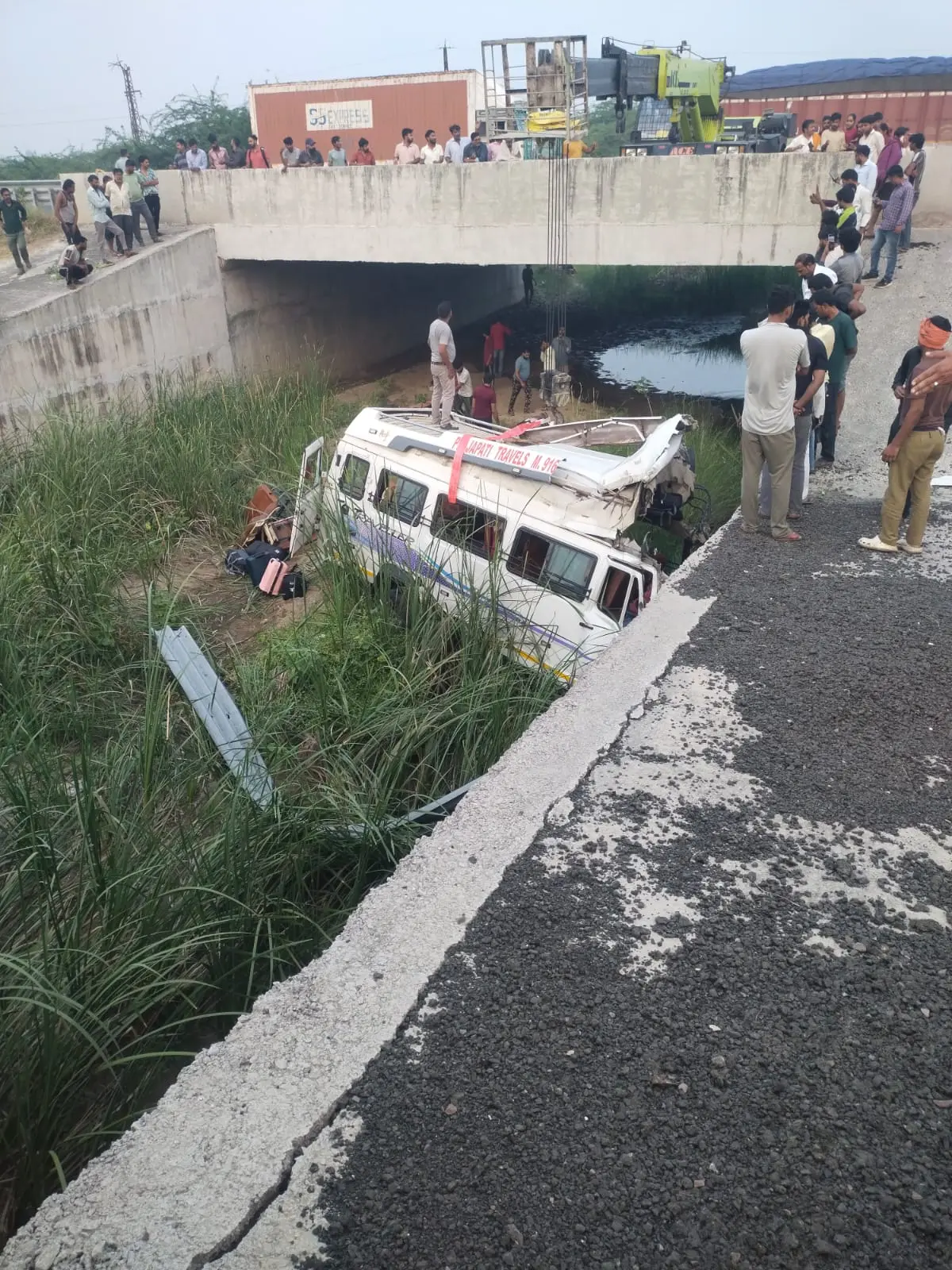 Bus crash on Delhi-Mumbai Expressway kills 8 in Kota
