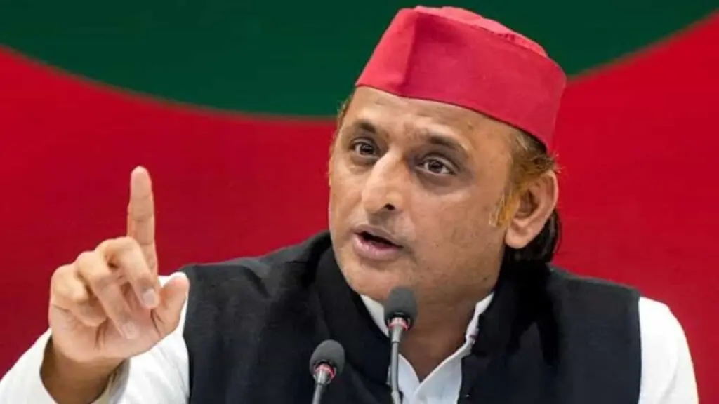 Akhilesh Yadav alleges BJP putting up fake posters in UP