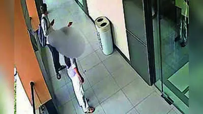 Web designer held for flashing woman in Surat mall