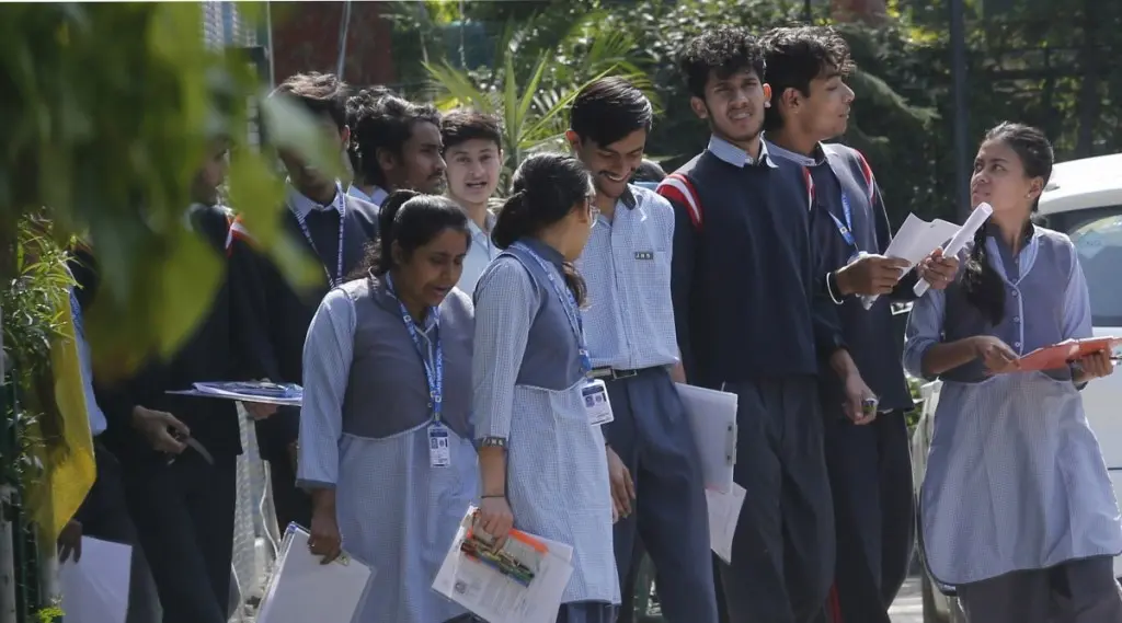 Bihar orders 75% attendance, bans police housing in Model Schools