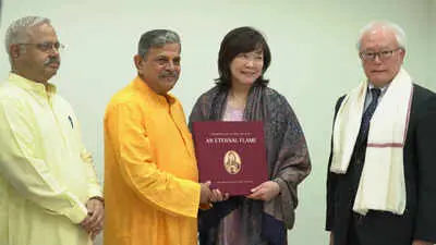 Shinzo Abe's wife Akie Abe meets RSS leader Hosabale
