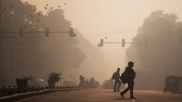 Delhi minister Sirsa meets NCR traffic officials on winter pollution plan