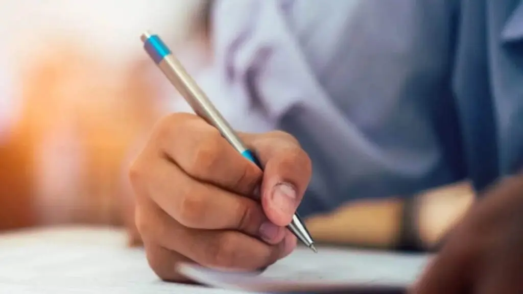 राजस्थान: टीचिंग एसोसिएट भर्ती परीक्षा टैबलेट से