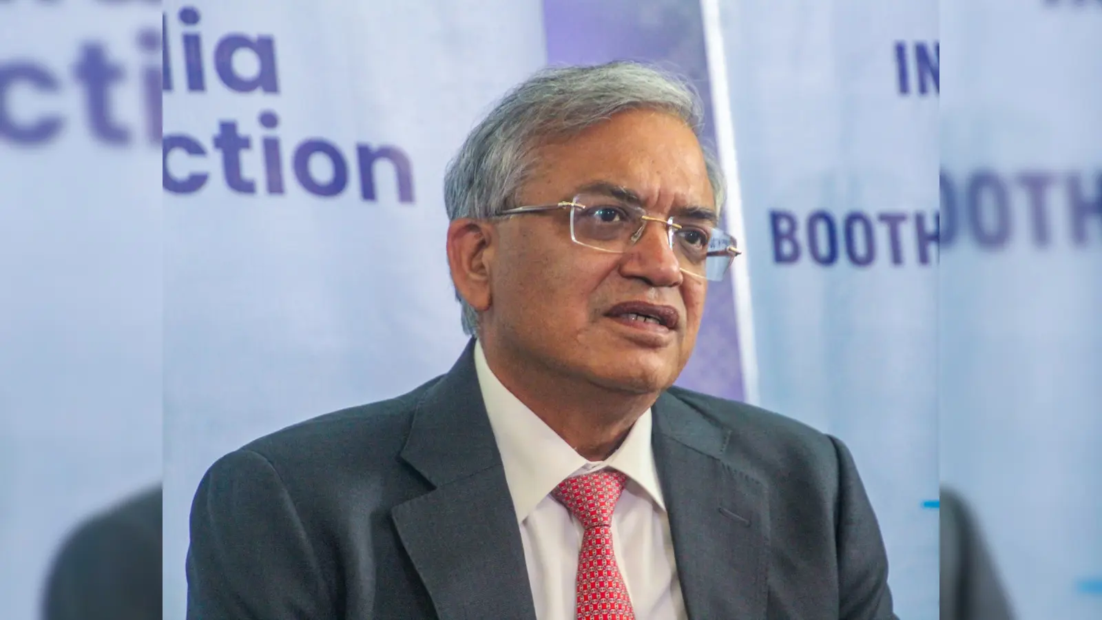 42 former judges warn against vote theft allegations