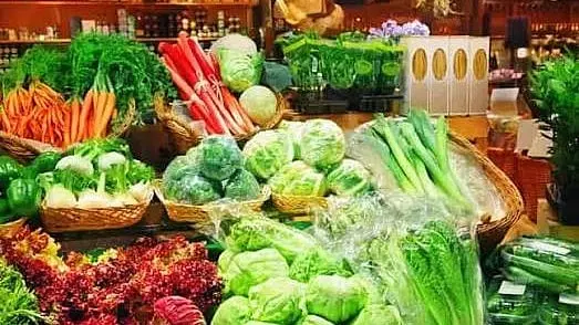 Indore vegetable prices high as green peas hit Rs 110 per kg