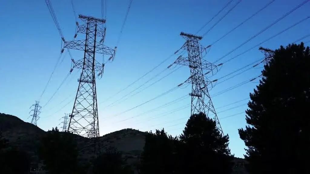 Jammu Kashmir imports 84% power, Rs 417 crore bill gap