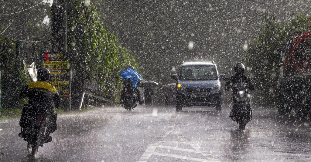 Yellow alert in 9 Kerala districts as heavy rain forecast