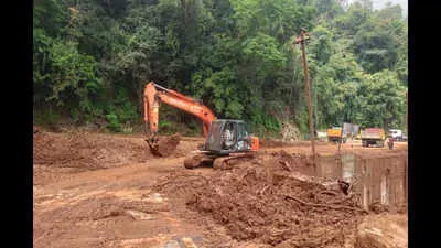 Nilgiris bus service starts after landslides hit route