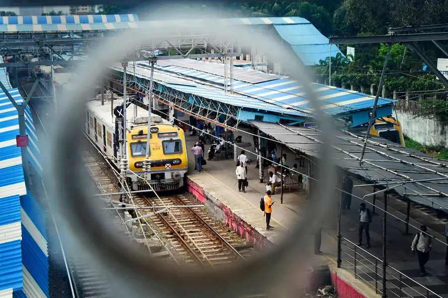 Power bank blast in Mumbai local train, no injuries