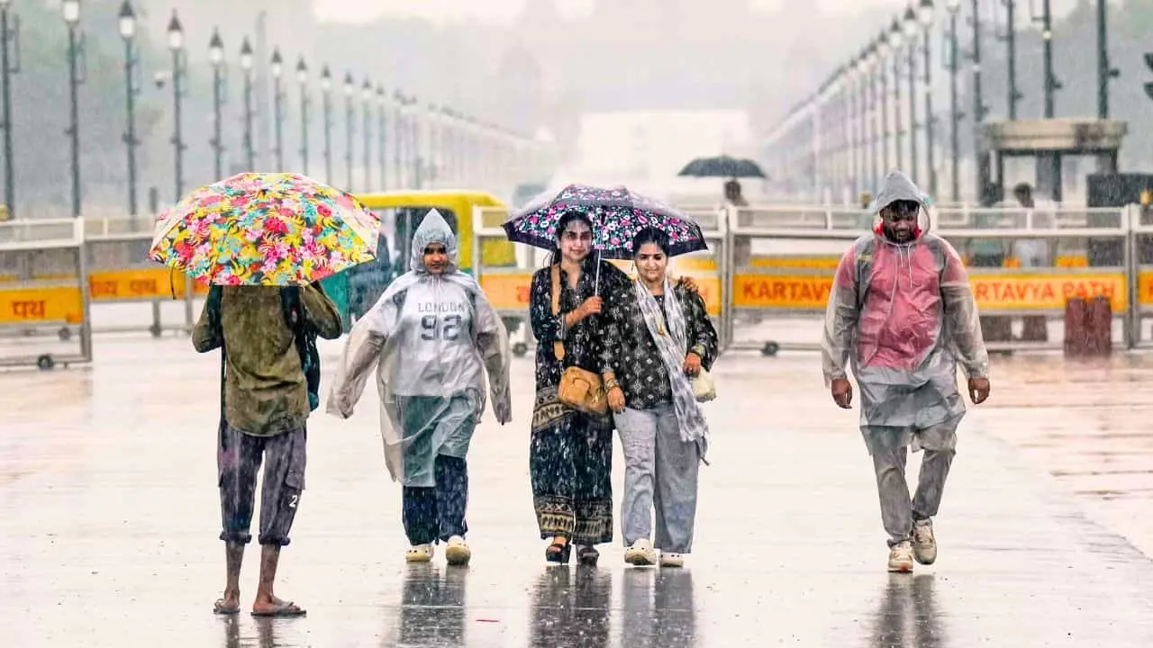 Delhi AQI remains ‘poor’ in many areas despite rain