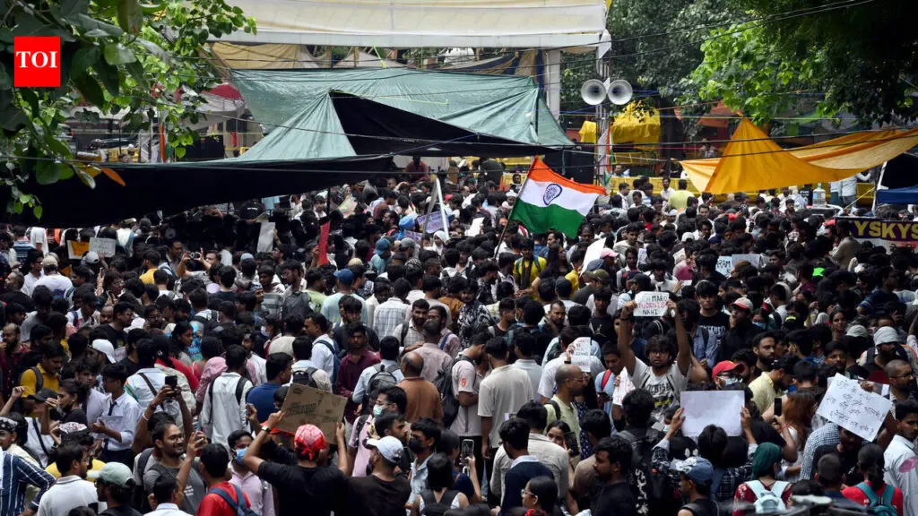 Delhi Police bars Jantar Mantar protests, moves site to periphery